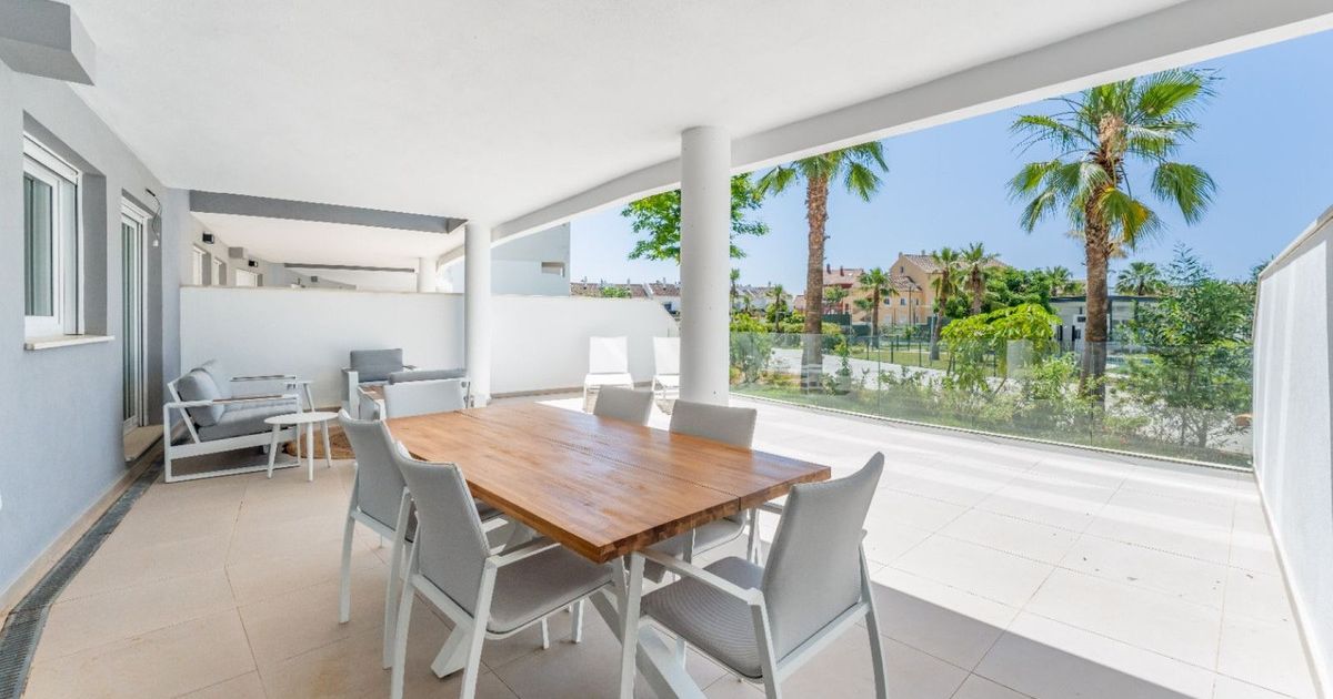 Ground Floor Apartment in La Duquesa, La Duquesa, 4/12