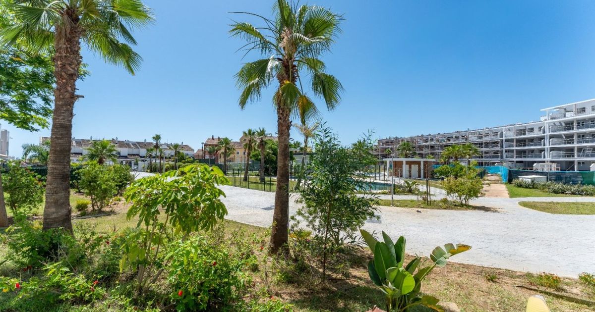 Ground Floor Apartment in La Duquesa, La Duquesa, 8/12