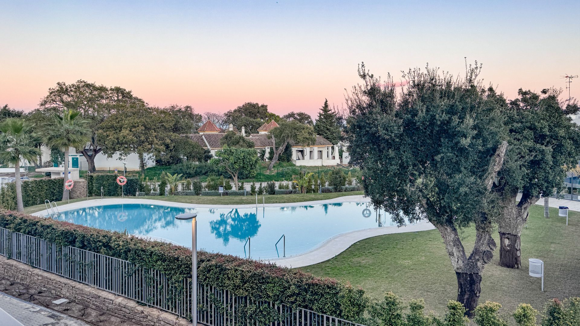 Town House in San Roque, San Roque Club, San Roque, 11/12