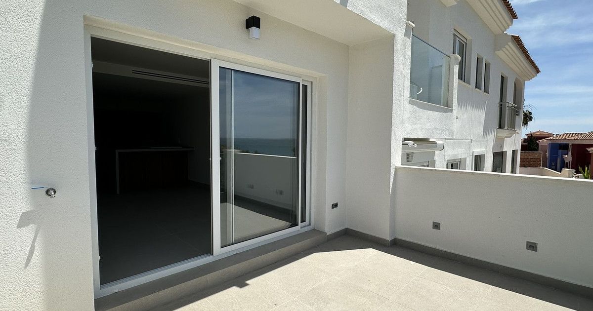 Townhouse in Torrequebrada, Torrequebrada, 5/12