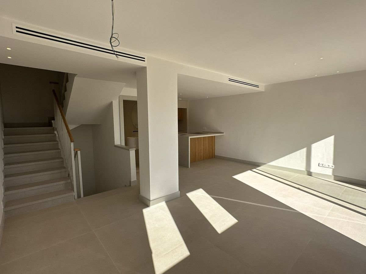 Townhouse in Torrequebrada, Torrequebrada, 8/12