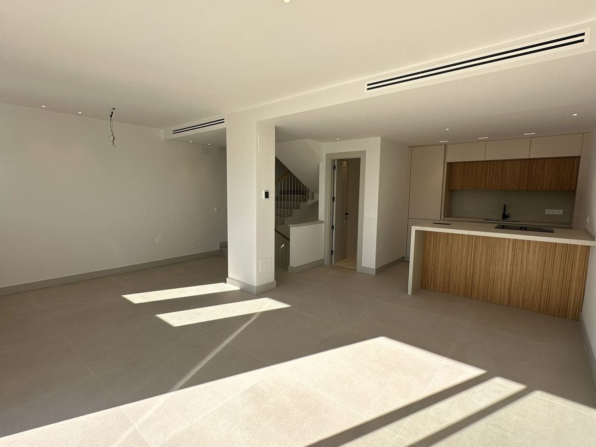 Townhouse in Torrequebrada, Torrequebrada, 9/12