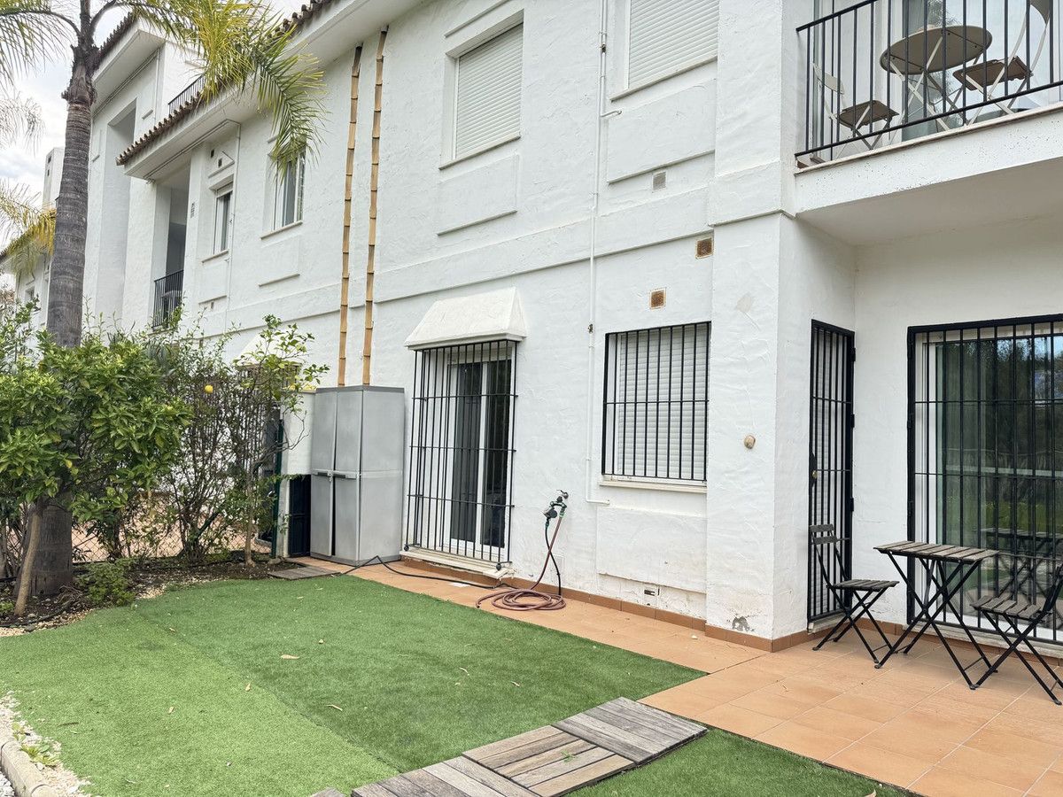 Ground Floor Apartment in Nueva Andalucía, Nueva Andalucía, 9/12