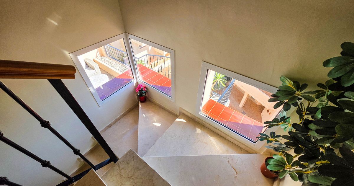 Duplex Penthouse in La Duquesa, La Duquesa, 9/12