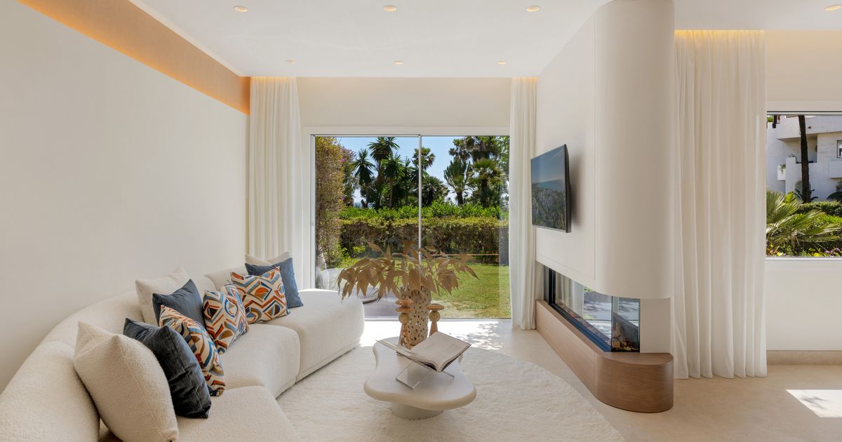 Апартаменты в Estepona, Beach Side New Golden Mile, Estepona, 1/12