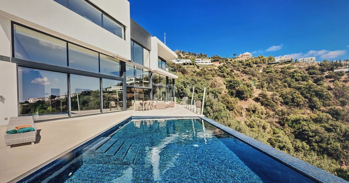 Villa in Marbella, Marbella, 12/12