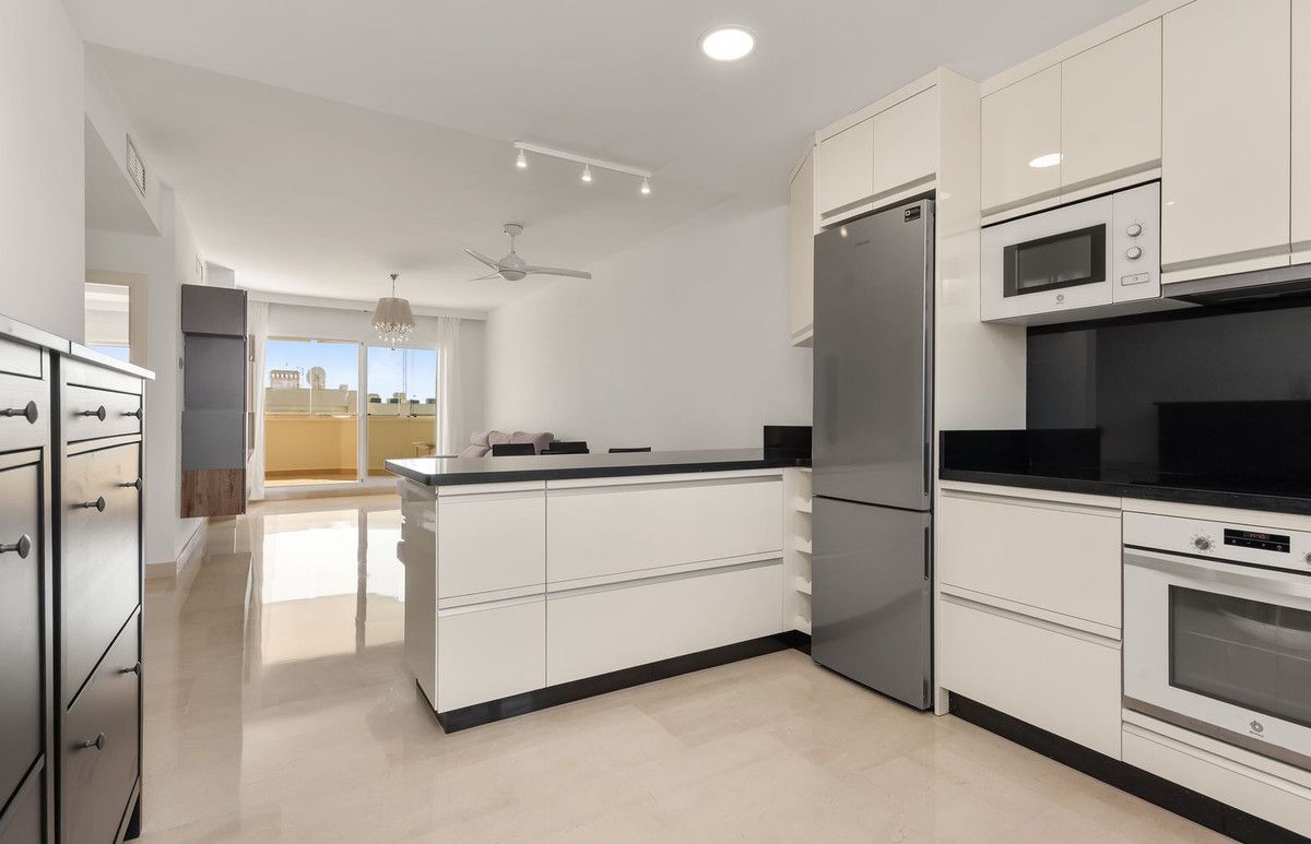 Apartament na środkowym piętrze w Mijas, Mijas, 3/12