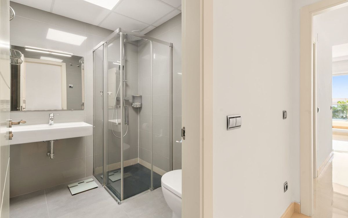 Apartament na środkowym piętrze w Mijas, Mijas, 10/12