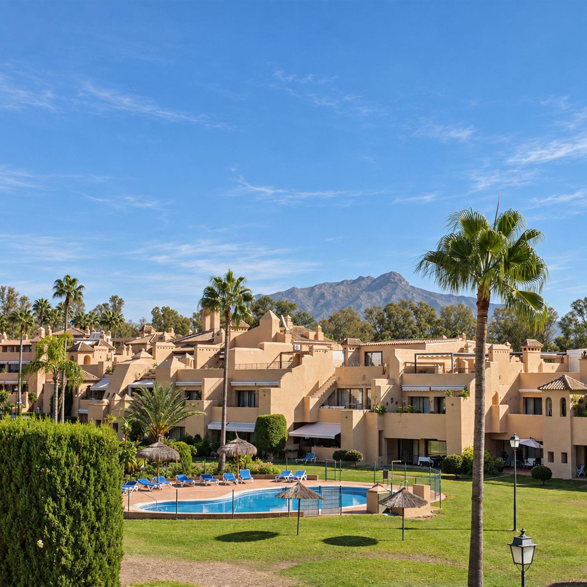 Appartement op de middelste verdieping in Estepona, Estepona, 1/12
