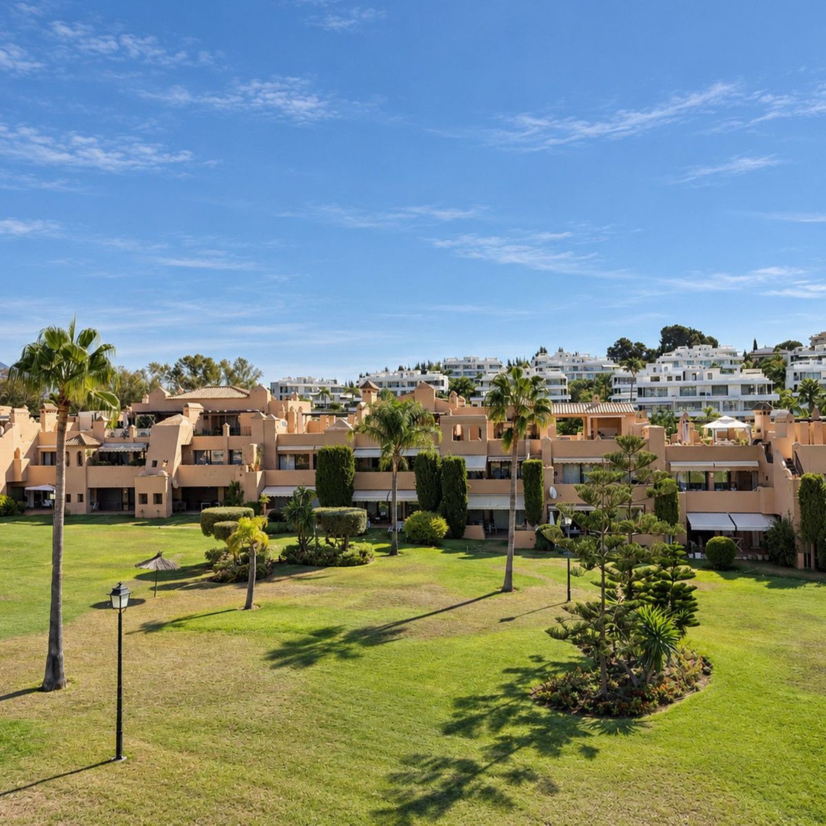 Appartement op de middelste verdieping in Estepona, Estepona, 2/12