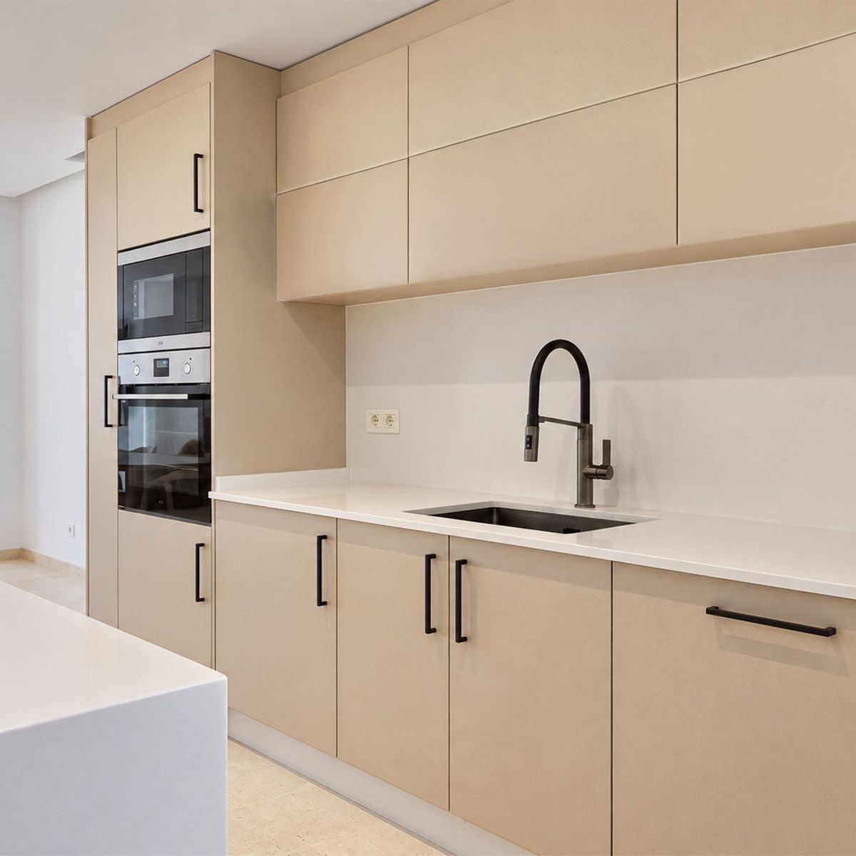 Appartement op de middelste verdieping in Estepona, Estepona, 9/12