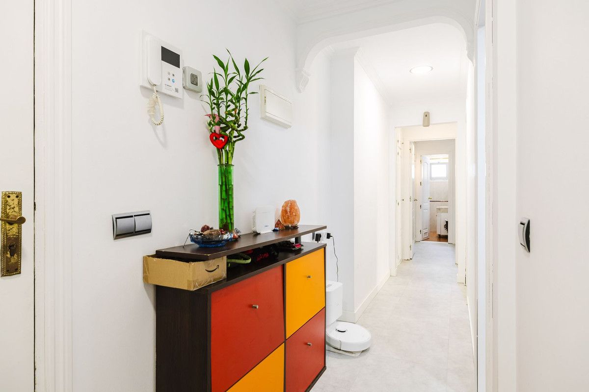 Middle Floor Apartment in Benalmadena, Benalmadena, 11/12