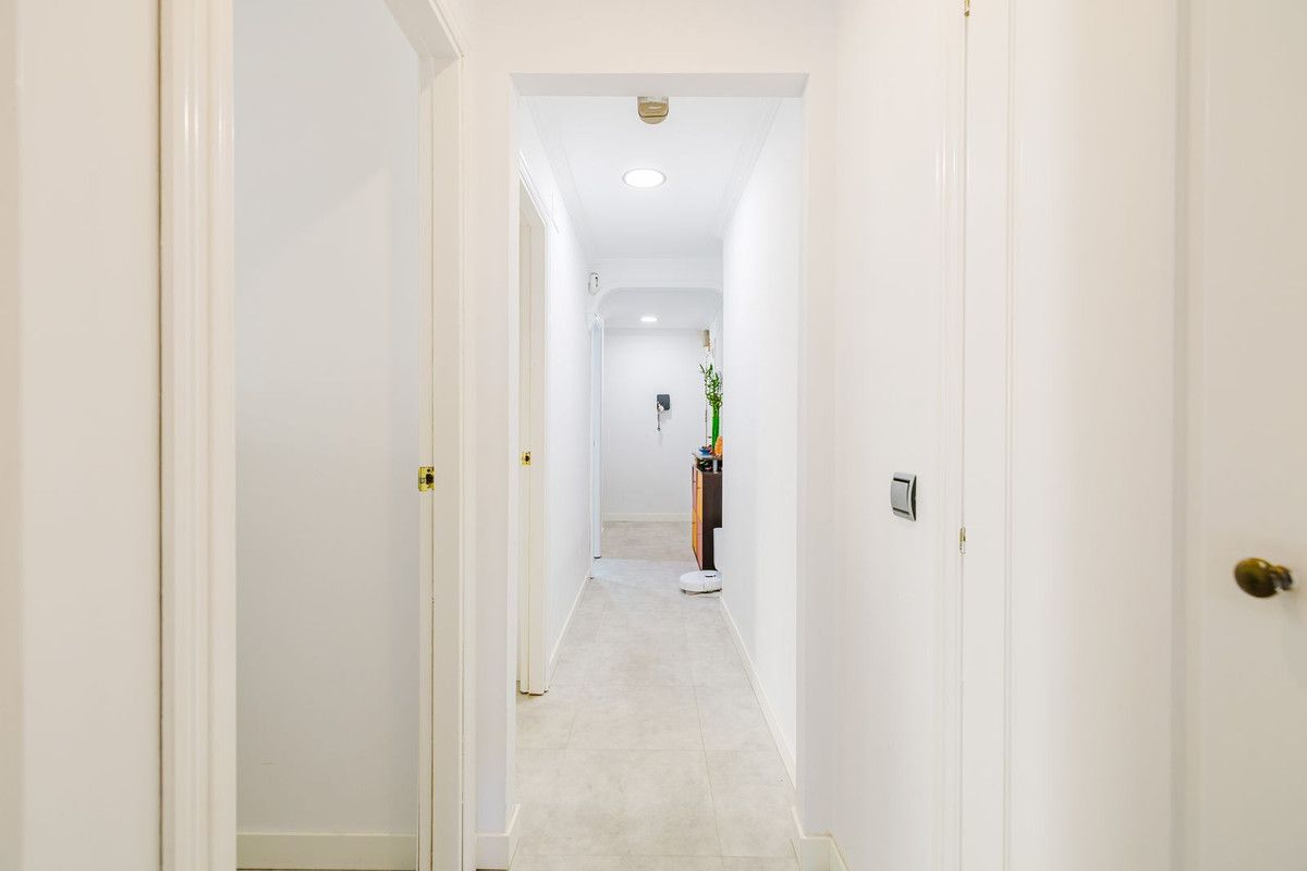 Middle Floor Apartment in Benalmadena, Benalmadena, 12/12