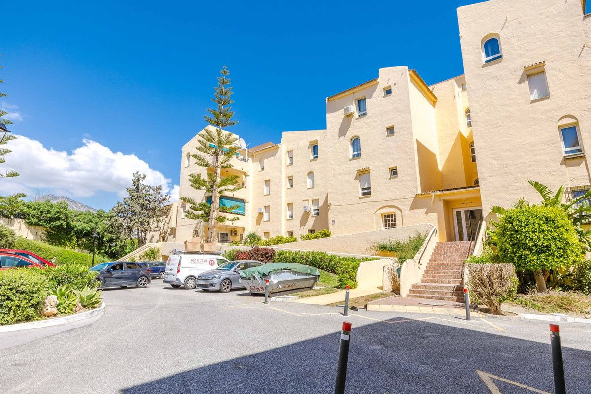 Middle Floor Apartment in Benalmadena, Benalmadena, 6/12