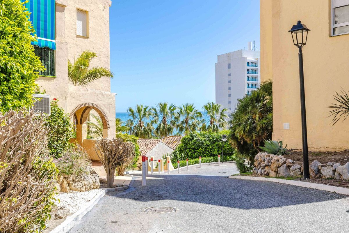 Middle Floor Apartment in Benalmadena, Benalmadena, 7/12