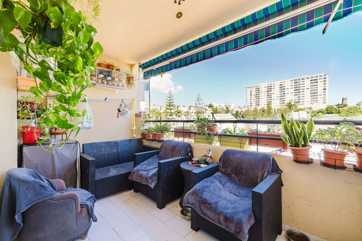 Middle Floor Apartment in Benalmadena, Benalmadena, 8/12