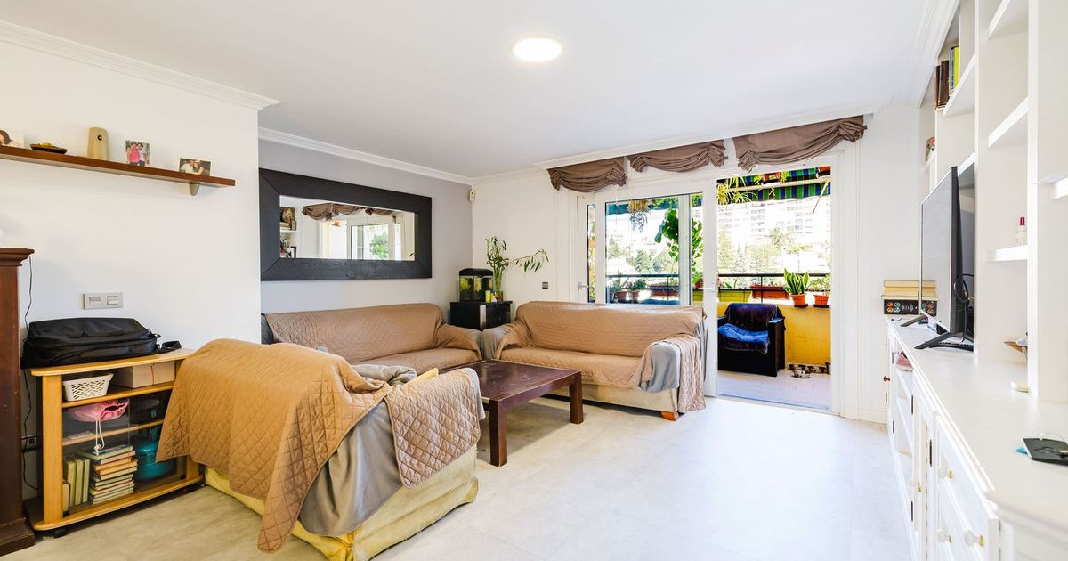 Middle Floor Apartment in Benalmadena, Benalmadena, 9/12