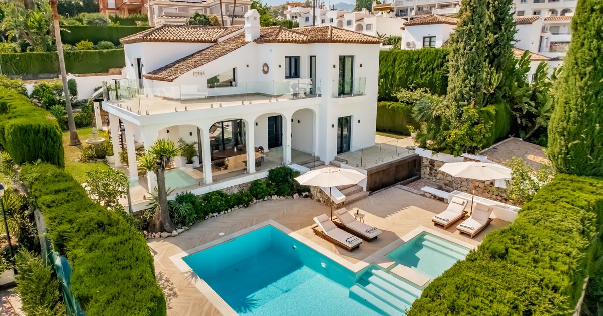 Villa in Nueva Andalucia, Marbella Country Club, Nueva Andalucia, 6/12