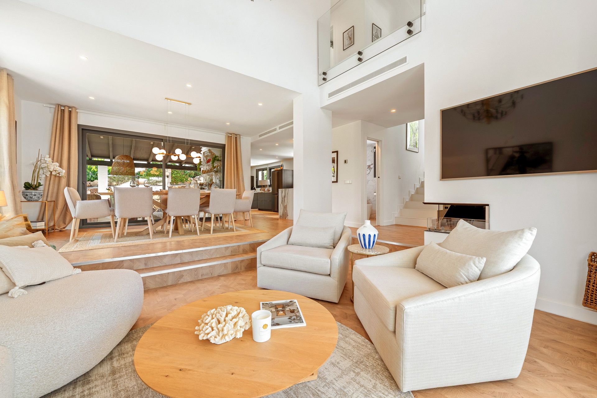 Villa in Nueva Andalucia, Marbella Country Club, Nueva Andalucia, 8/12