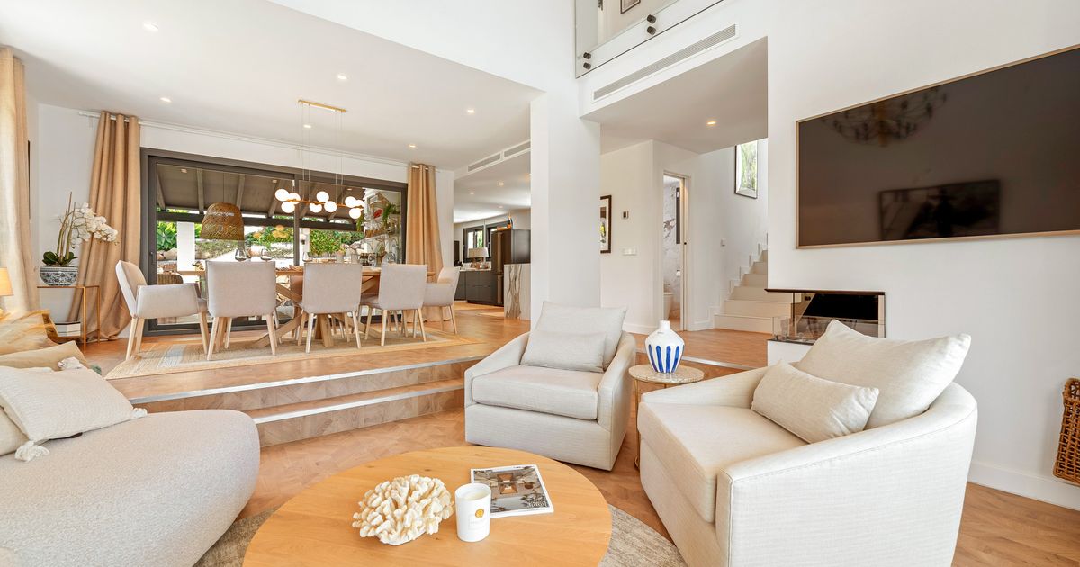 Villa in Nueva Andalucia, Marbella Country Club, Nueva Andalucia, 8/12