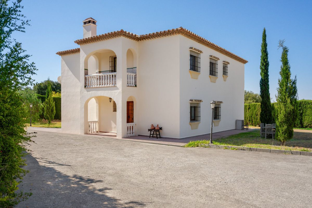 Wolnostojąca willa w Estepona, Estepona, 5/12
