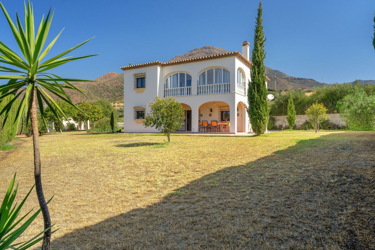 Wolnostojąca willa w Estepona, Estepona, 7/12