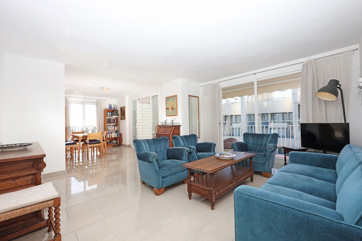 Appartement op de middelste verdieping in Marbella, Marbella, 2/12