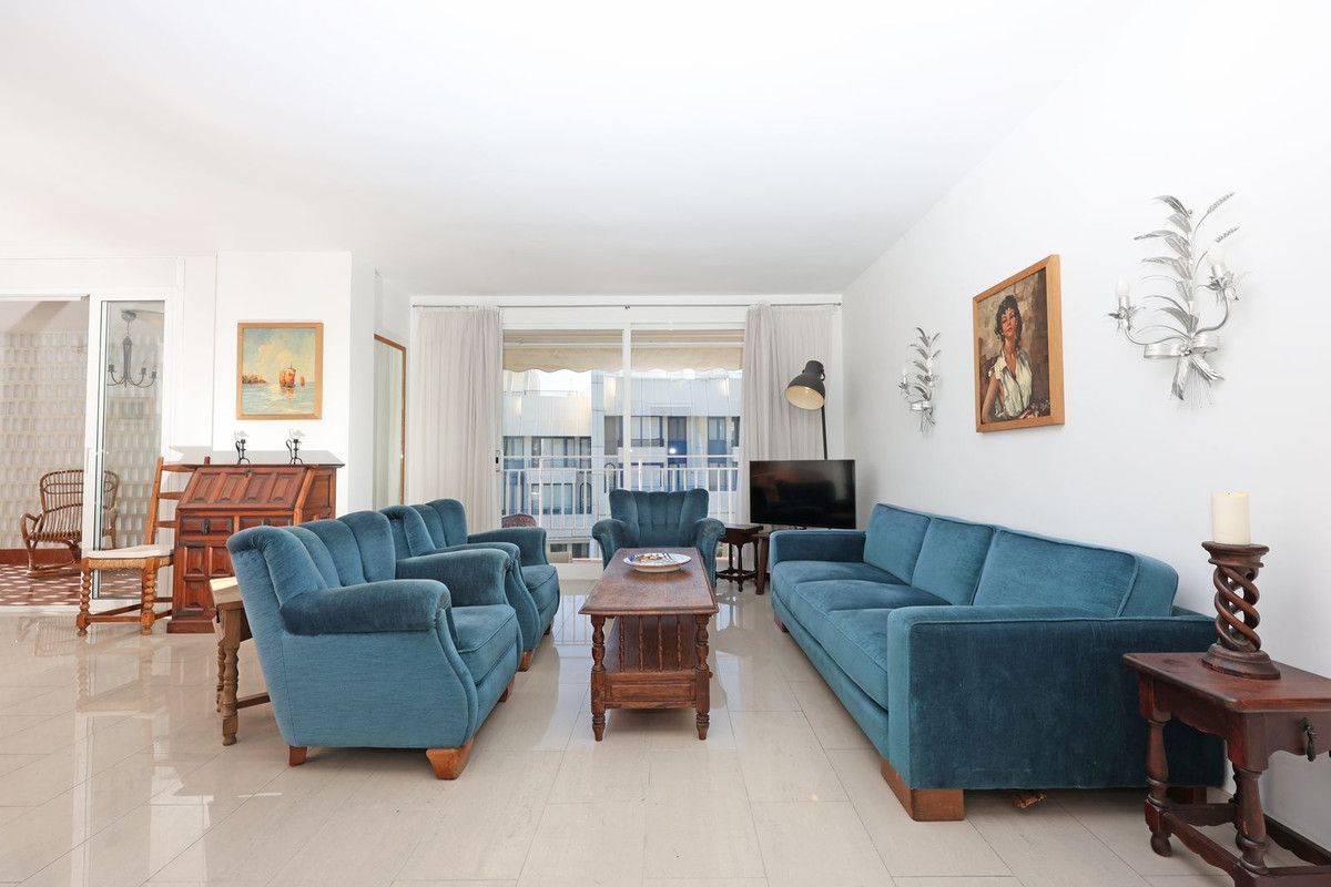 Appartement op de middelste verdieping in Marbella, Marbella, 4/12