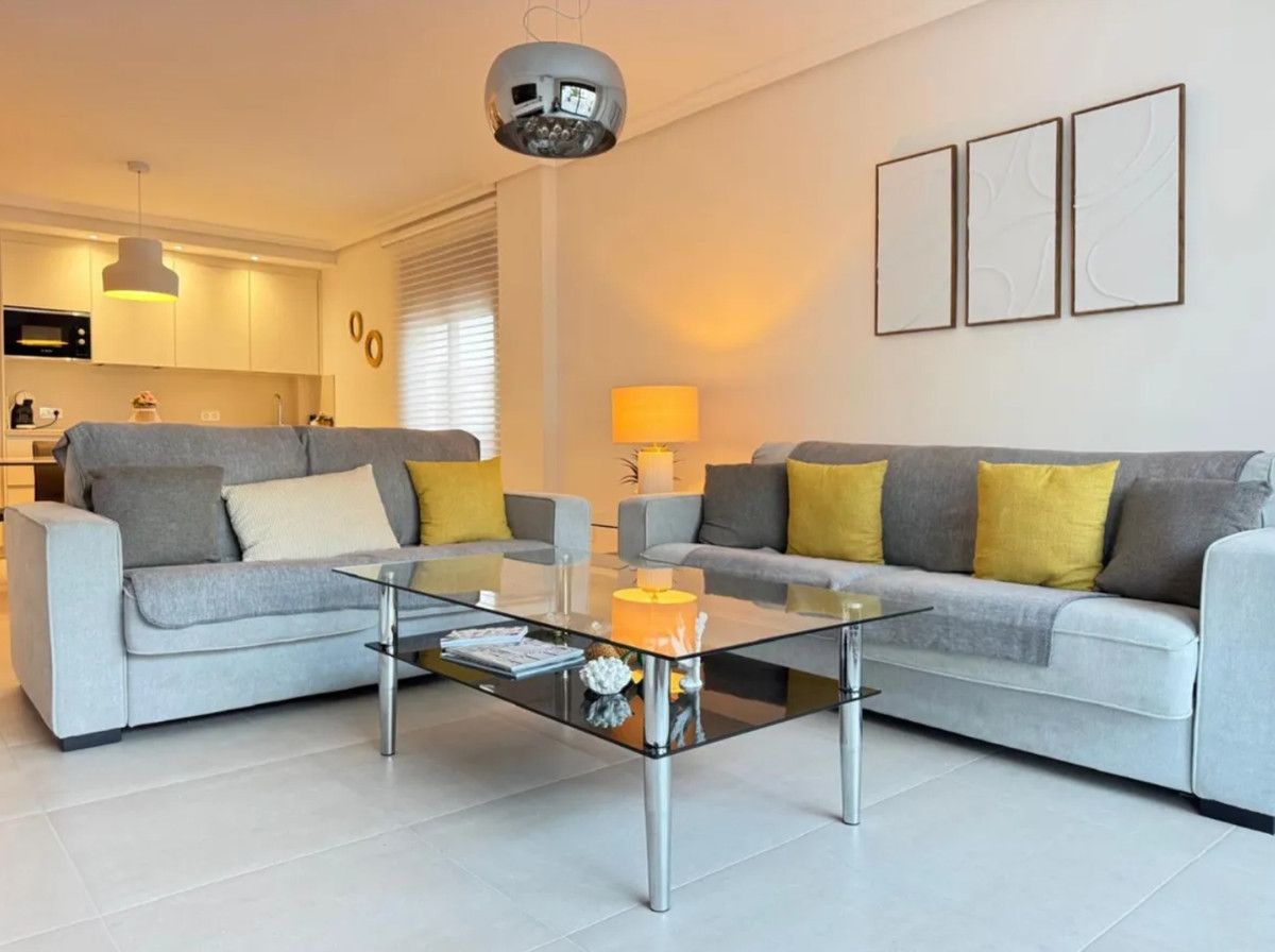Apartament na środkowym piętrze w Marbella, Marbella, 3/12