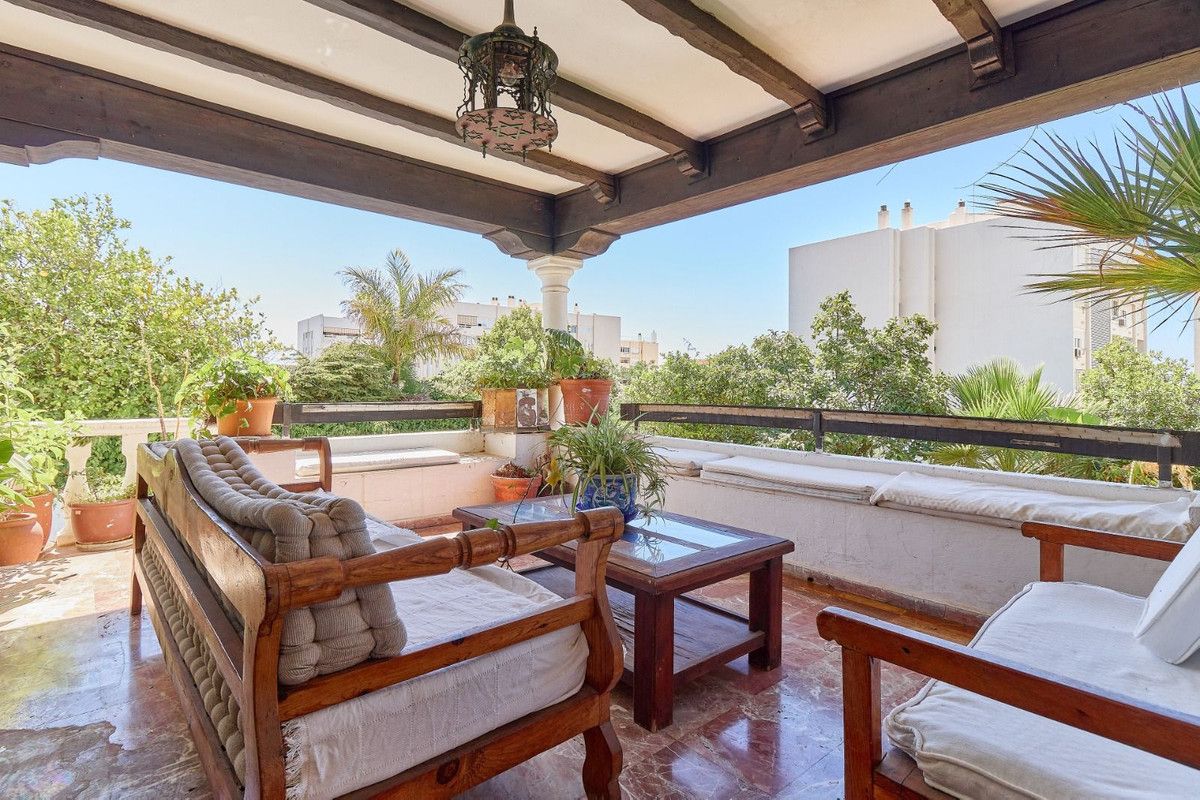 Detached Villa in Marbella, Marbella, 2/12
