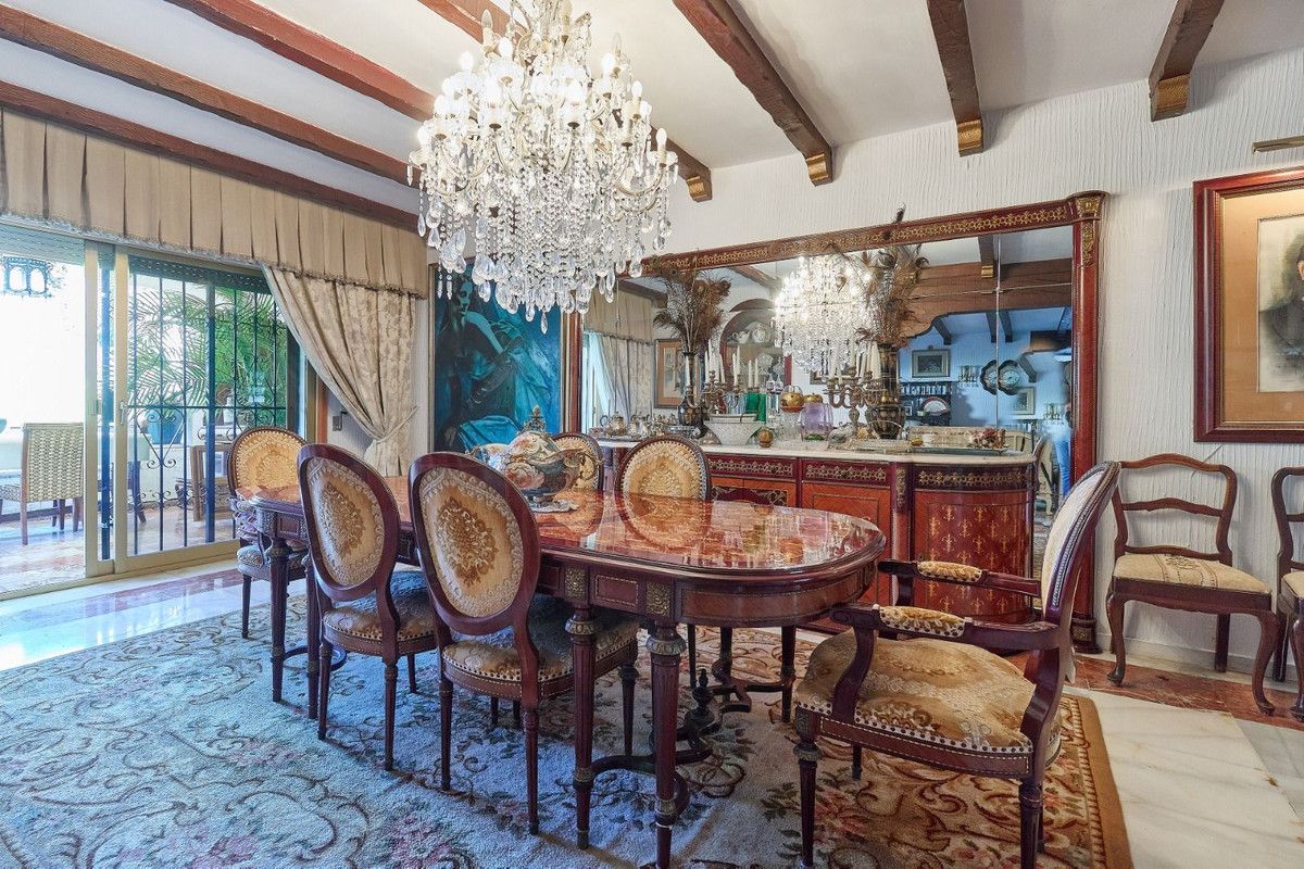 Detached Villa in Marbella, Marbella, 6/12