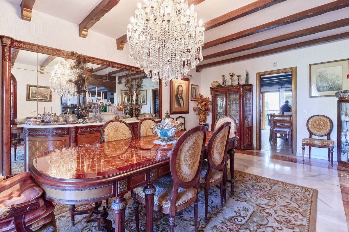 Detached Villa in Marbella, Marbella, 7/12