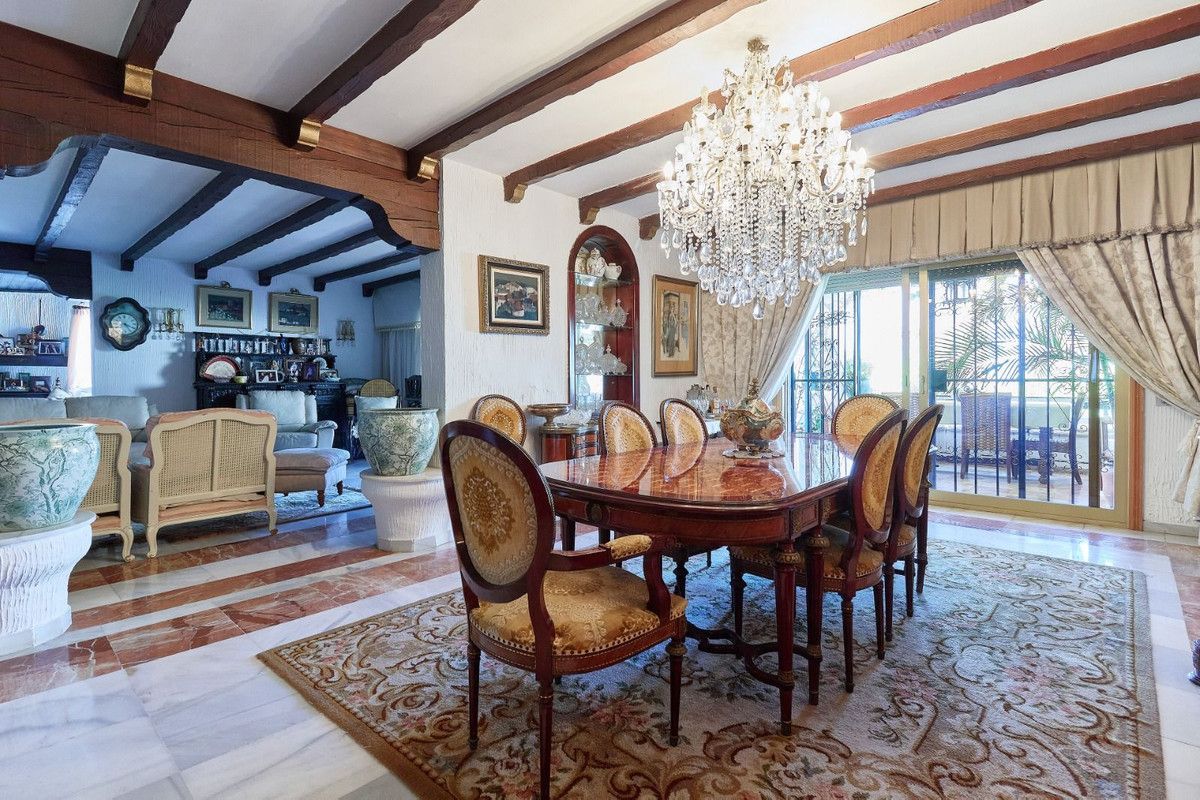 Detached Villa in Marbella, Marbella, 10/12