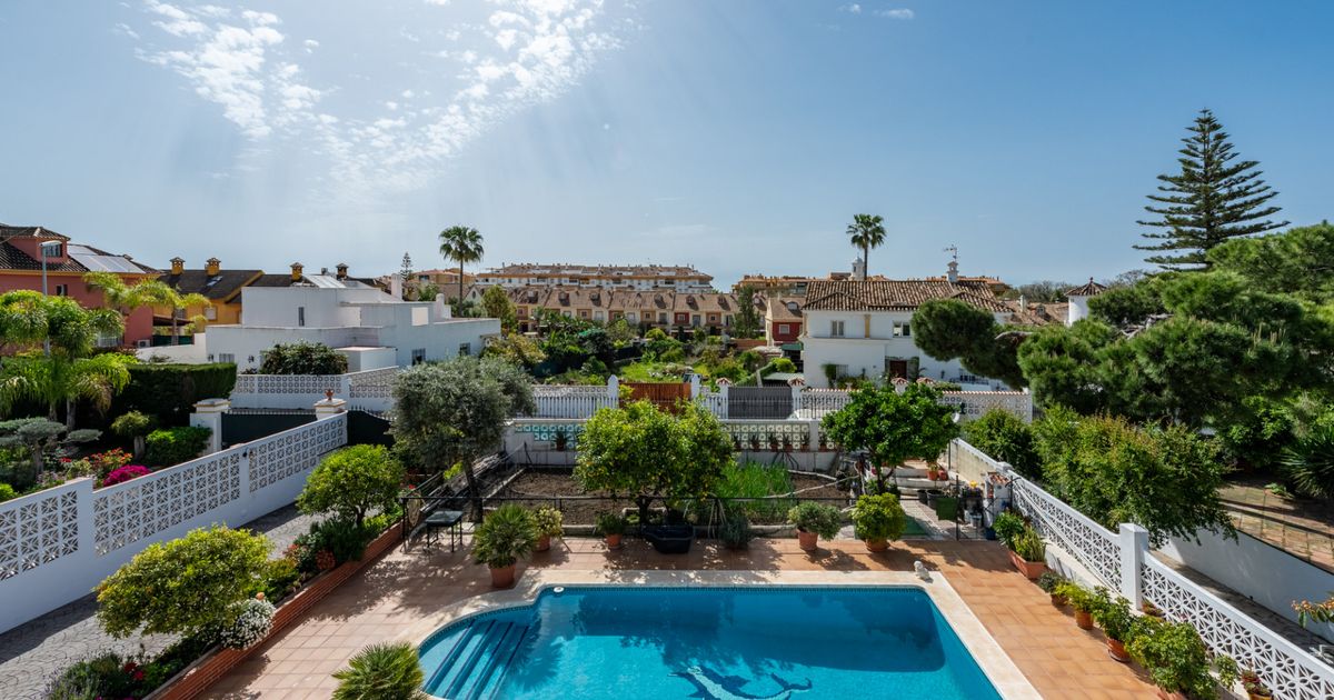 Villa in San Pedro de Alcantara, San Pedro de Alcantara, 3/12