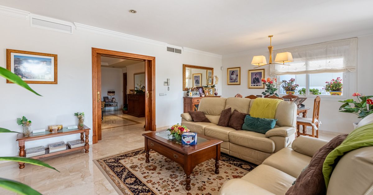 Villa in San Pedro de Alcantara, San Pedro de Alcantara, 6/12