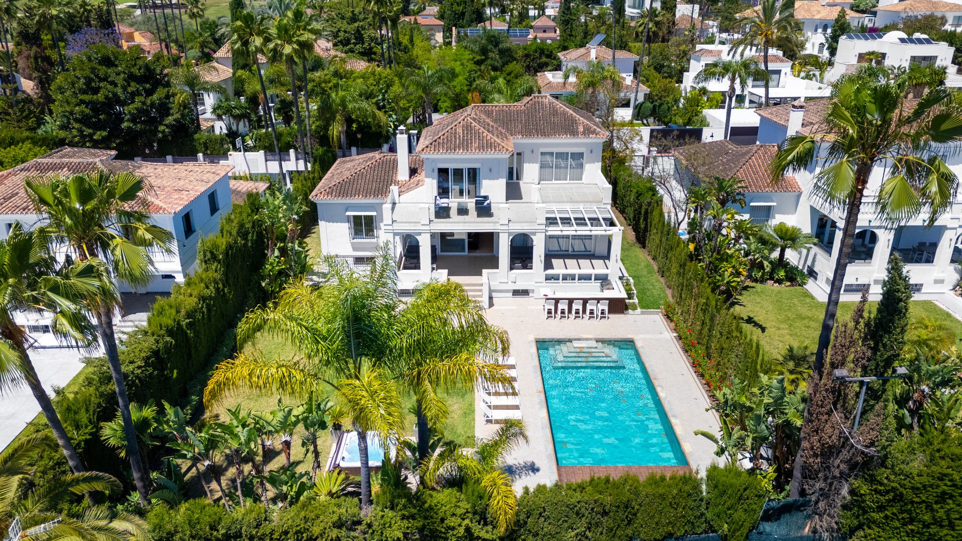 Villa in Nueva Andalucia, Nueva Andalucia, 2/12