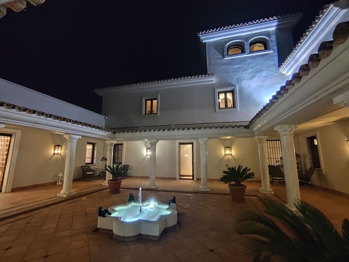 Отдельная вилла в San Roque Club, San Roque Club, 2/12