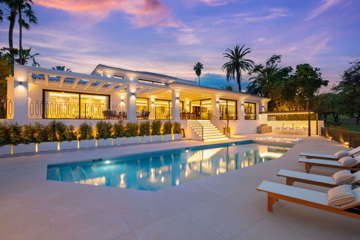 Detached Villa in Nueva Andalucía, Nueva Andalucía, 1/12