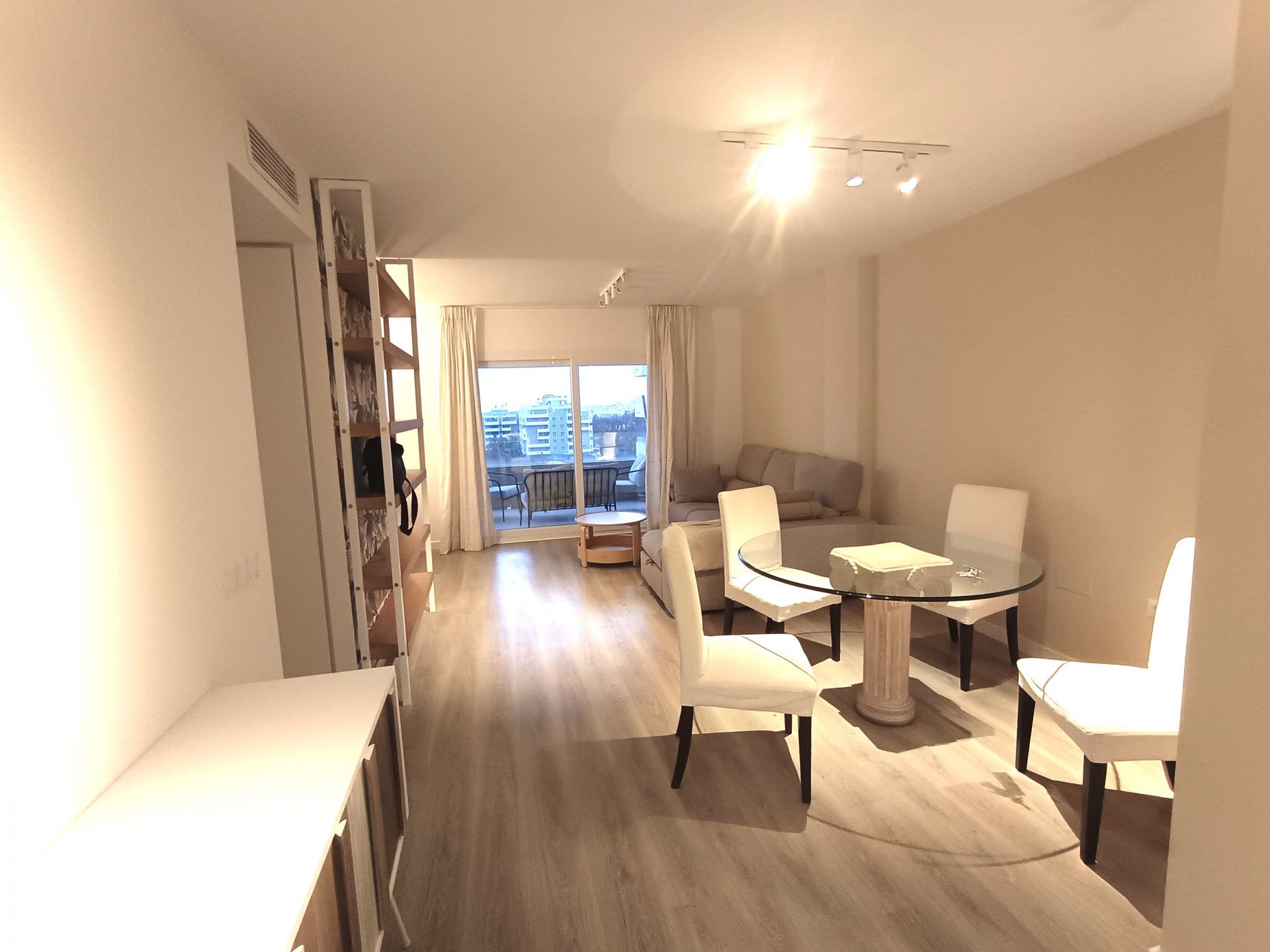 Apartment in Nueva Andalucia, Nueva Andalucia, 4/12