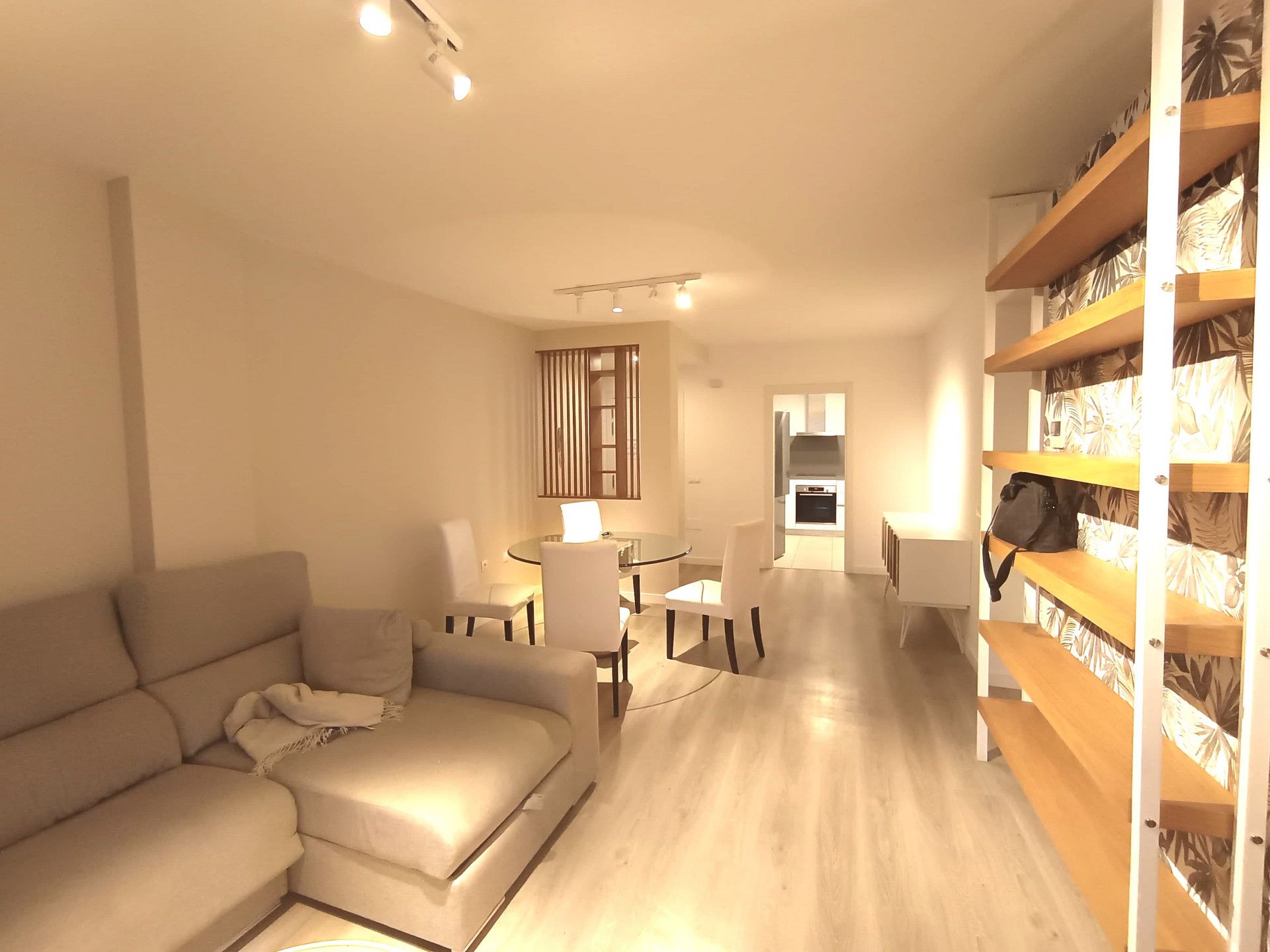 Apartment in Nueva Andalucia, Nueva Andalucia, 6/12