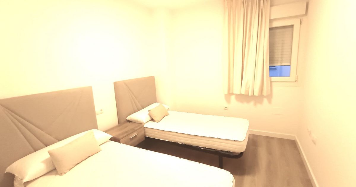 Apartment in Nueva Andalucia, Nueva Andalucia, 8/12