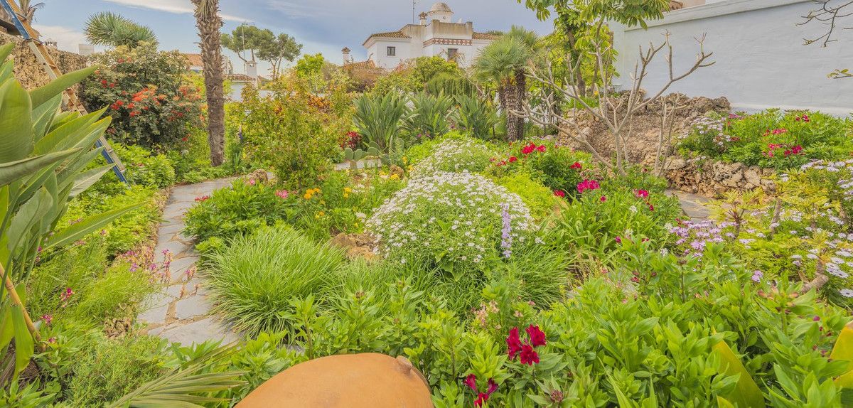 Detached Villa in Las Chapas, Las Chapas, 12/12
