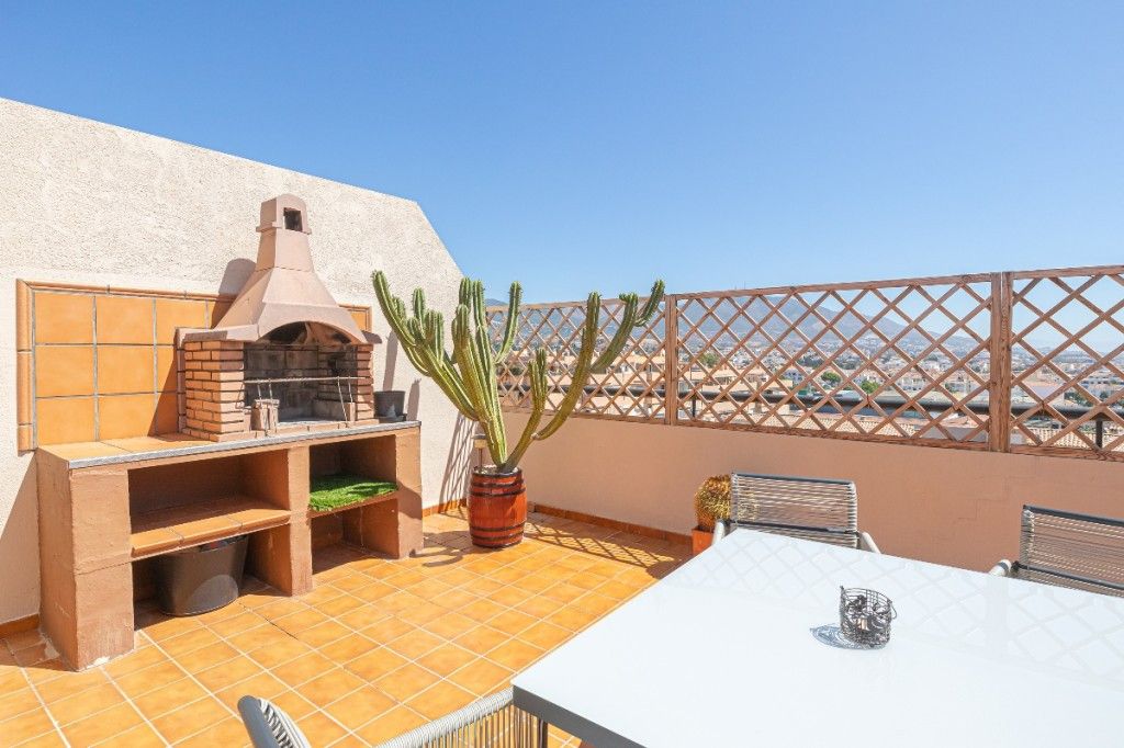 Penthouse in Las Lagunas, Las Lagunas, 4/12