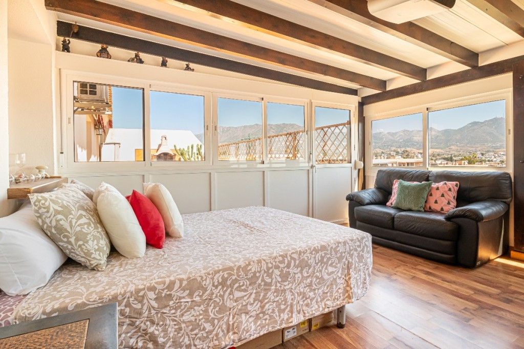 Penthouse in Las Lagunas, Las Lagunas, 9/12