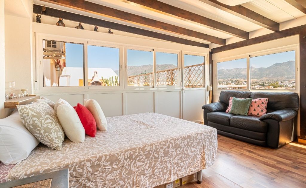 Penthouse in Las Lagunas, Las Lagunas, 9/12