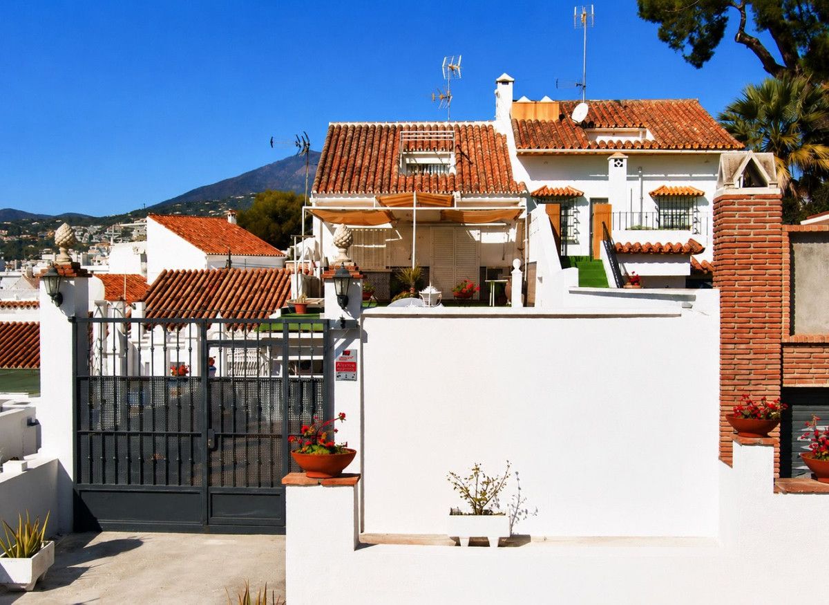 Maison de ville à Nueva Andalucía, Nueva Andalucía, 1/12