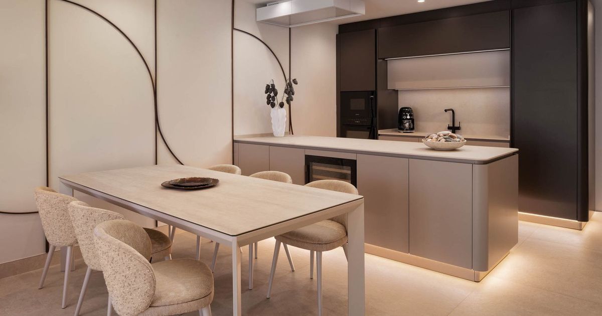Apartamento de Planta Media en Estepona, Estepona, 4/12