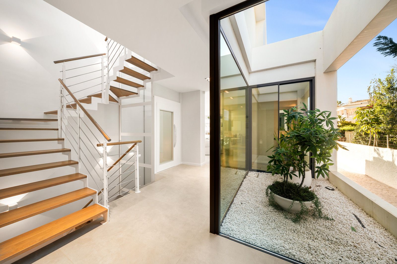 Villa in Estepona, New Golden Mile, Estepona, 8/12