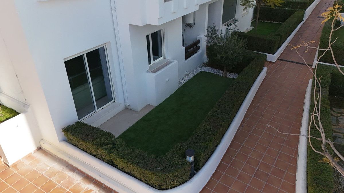 Квартира на первом этаже в Estepona, Estepona, 1/12