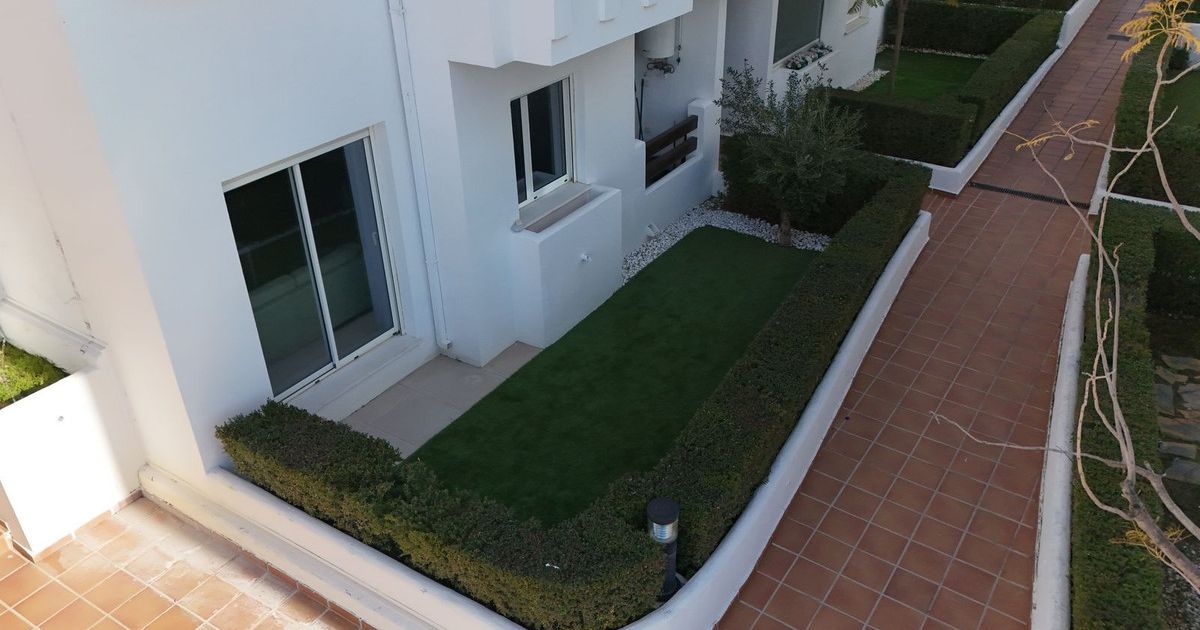 Квартира на первом этаже в Estepona, Estepona, 1/12